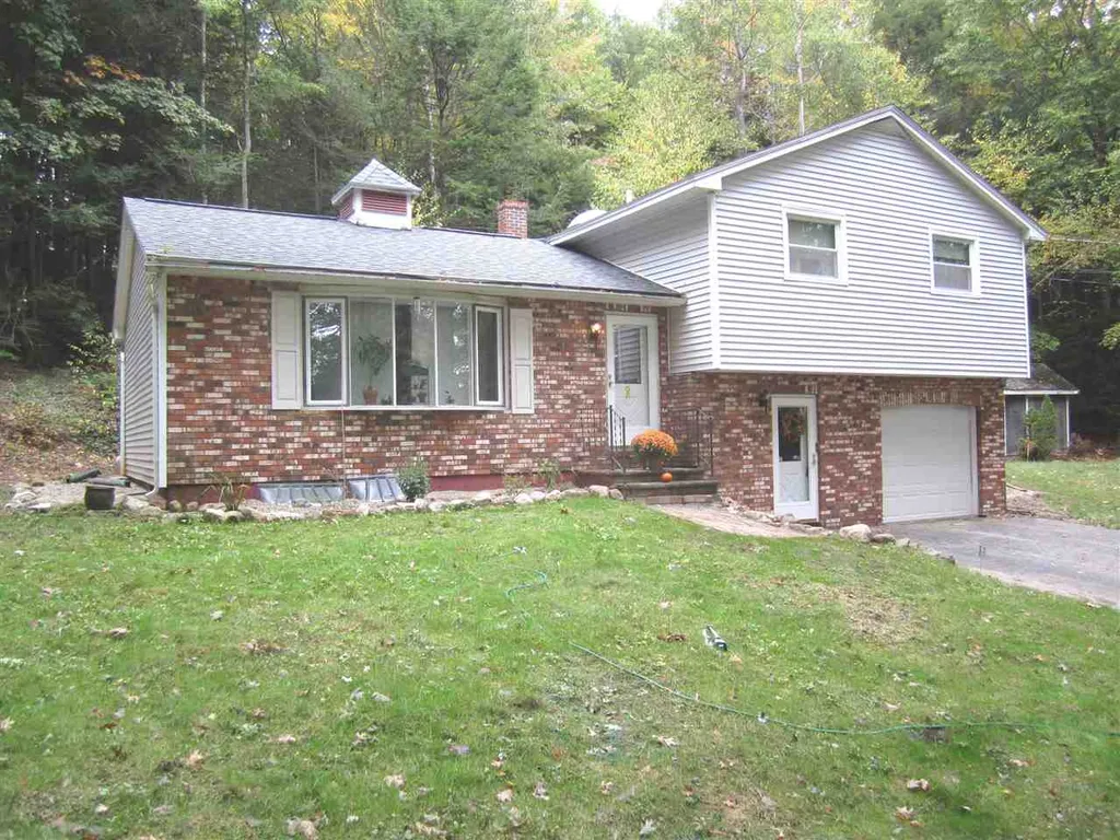52 Gold Finch Road Goffstown NH 03045