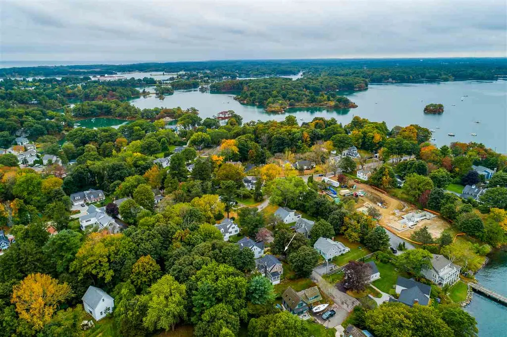 40 Riverview Road New Castle NH 03854