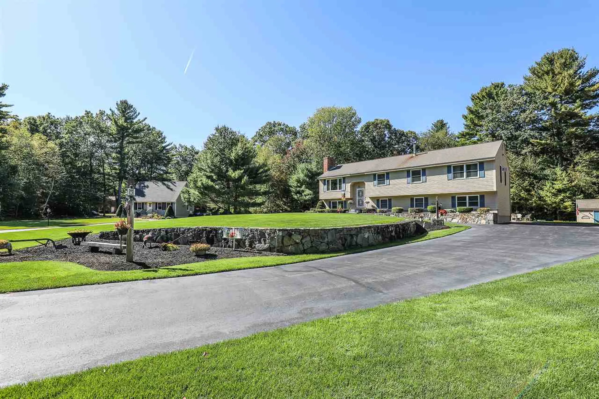 7 Crowell Court Litchfield NH 03052