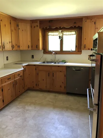 856 West Road Bradford NH 03221