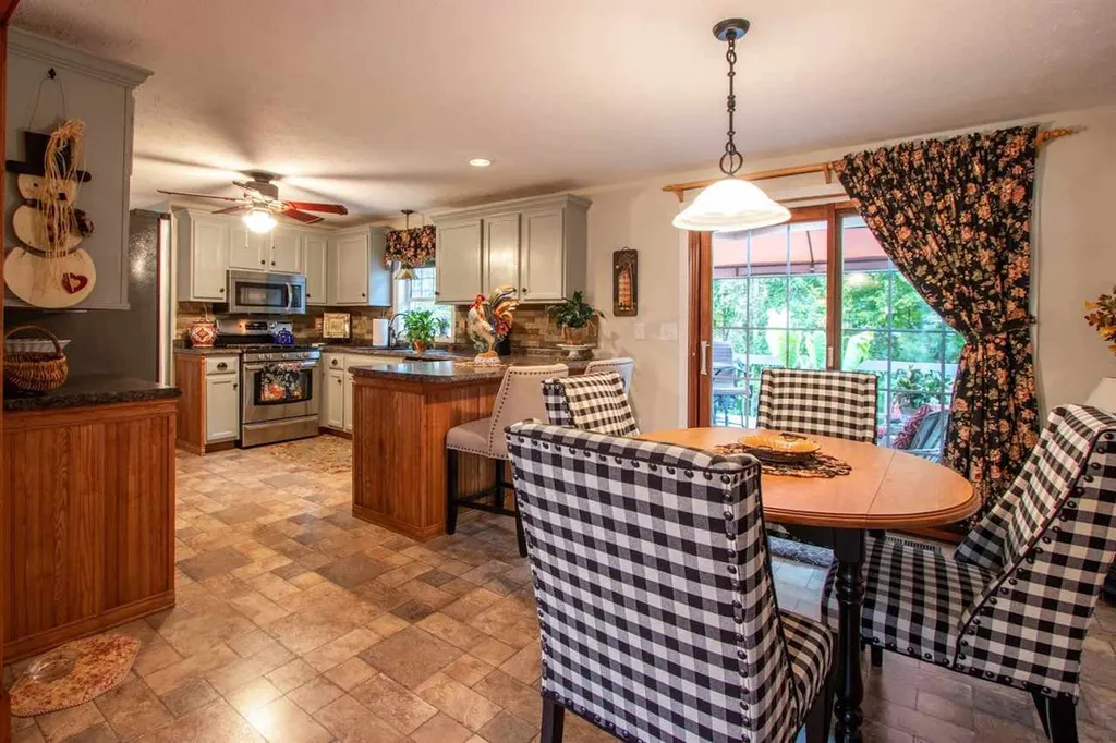 133 Stonington Drive Manchester NH 03109