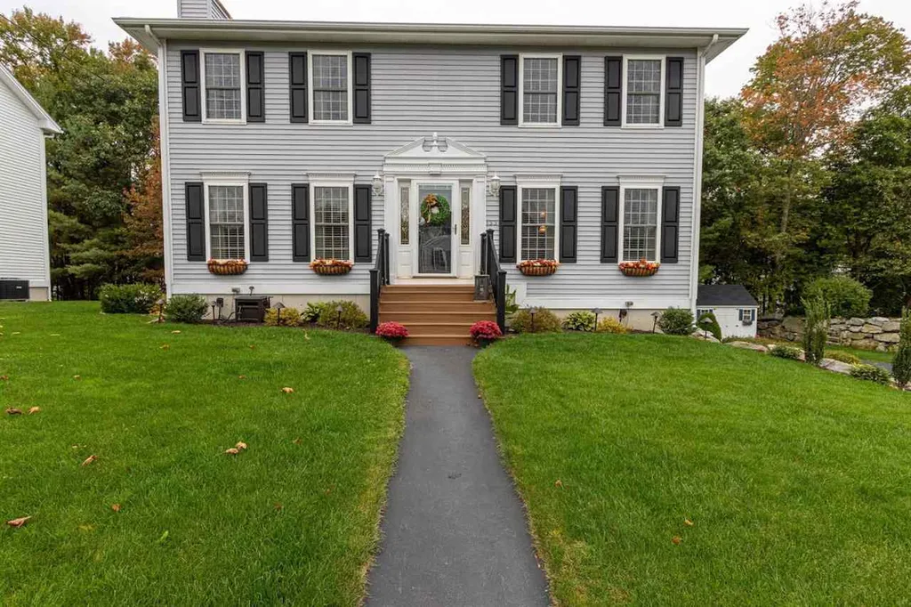 133 Stonington Drive Manchester NH 03109