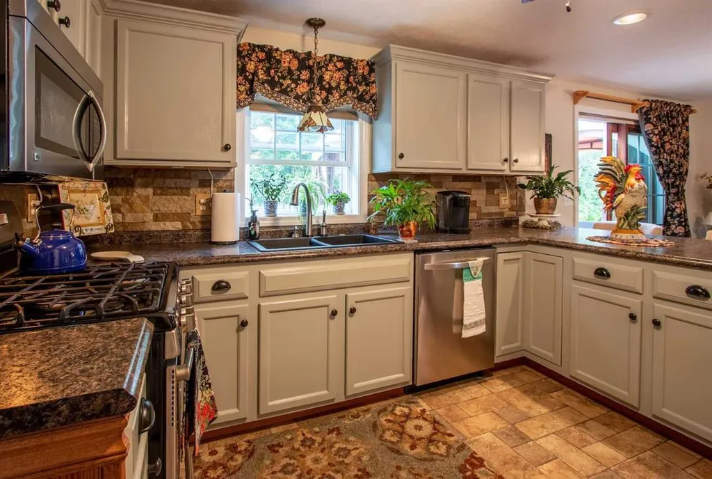 133 Stonington Drive Manchester NH 03109