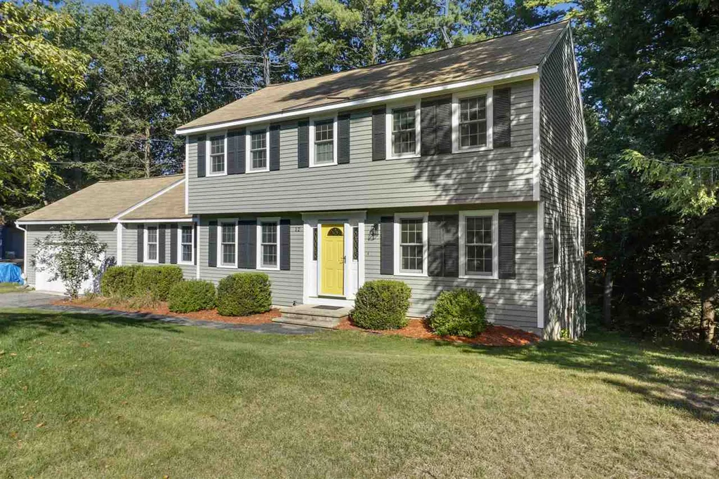 12 Deacon Drive Nashua NH 03063