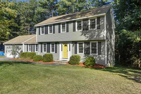 12 Deacon Drive Nashua NH 03063