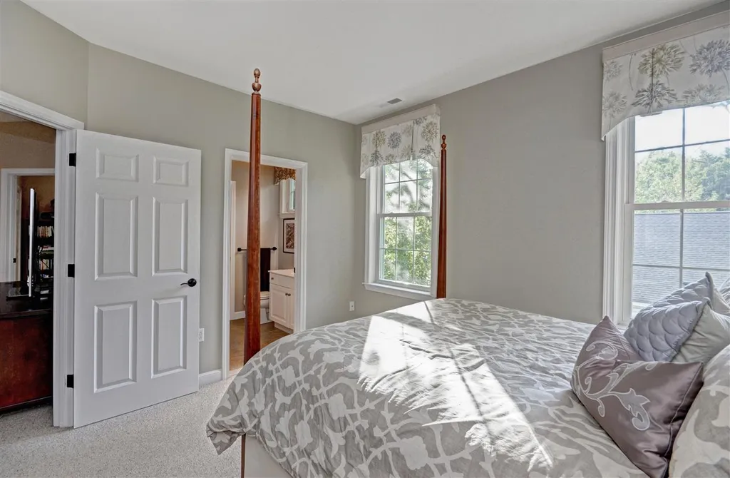 29 Bowman Parade Road Bedford NH 03110