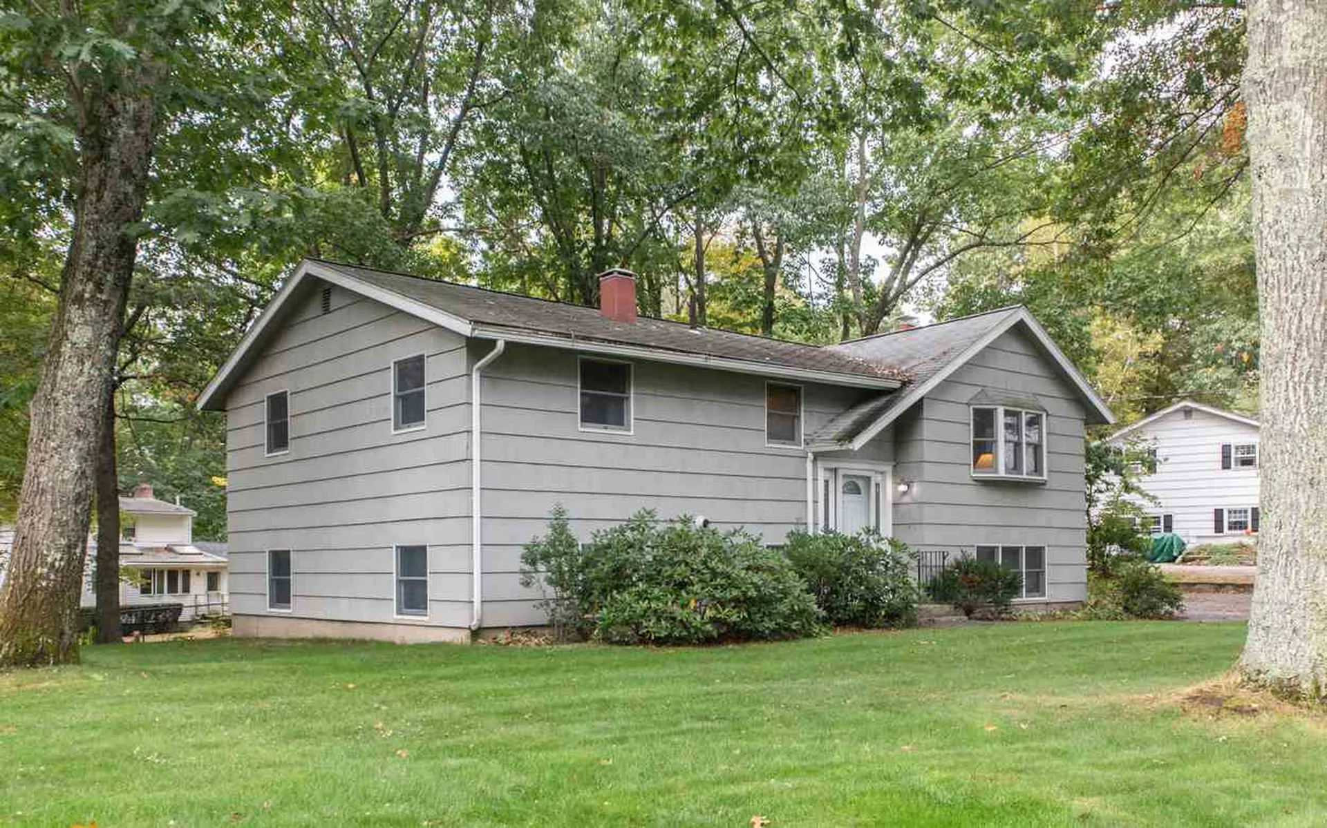 152 Westwood Drive Nashua NH 03062