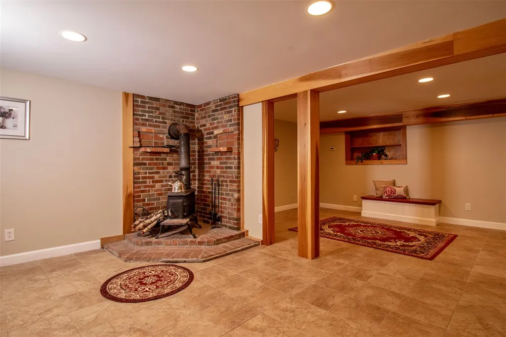 1093 East Hill Road Richmond VT 05477