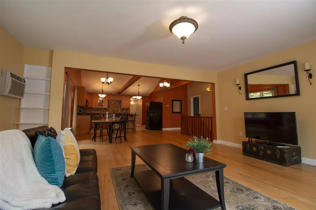 1093 East Hill Road Richmond VT 05477