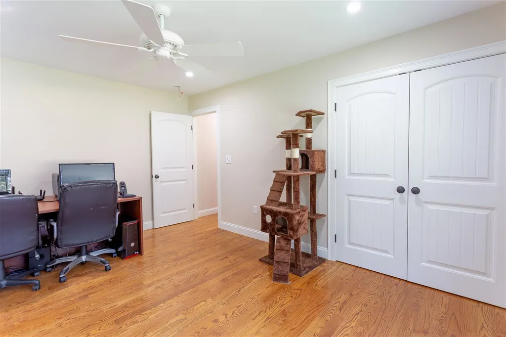 13 1st Street Sandown NH 03873