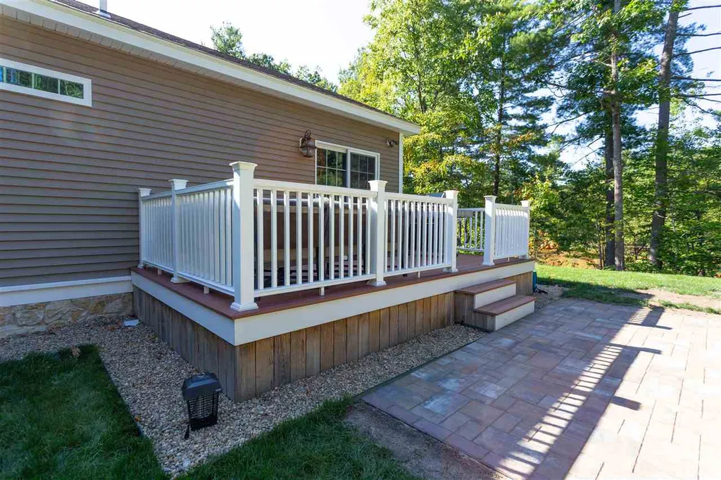 13 1st Street Sandown NH 03873