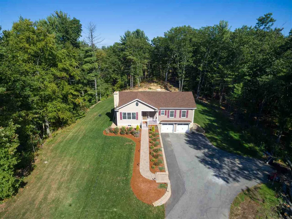 13 1st Street Sandown NH 03873