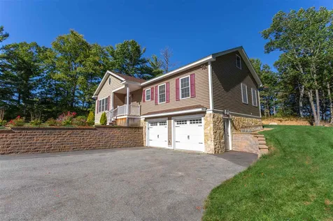 13 1st Street Sandown NH 03873