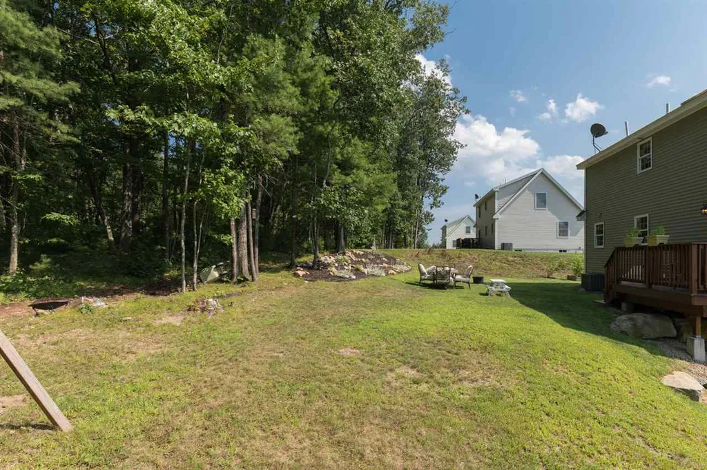 73 Hawthorne Circle Somersworth NH 03878