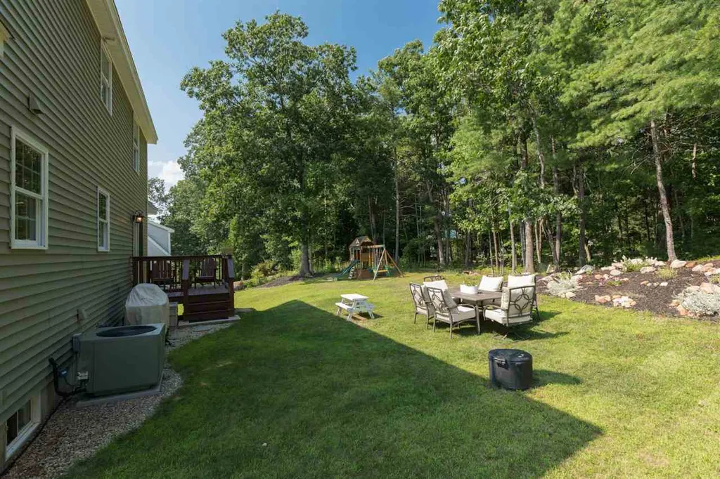 73 Hawthorne Circle Somersworth NH 03878