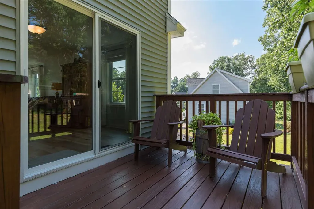 73 Hawthorne Circle Somersworth NH 03878