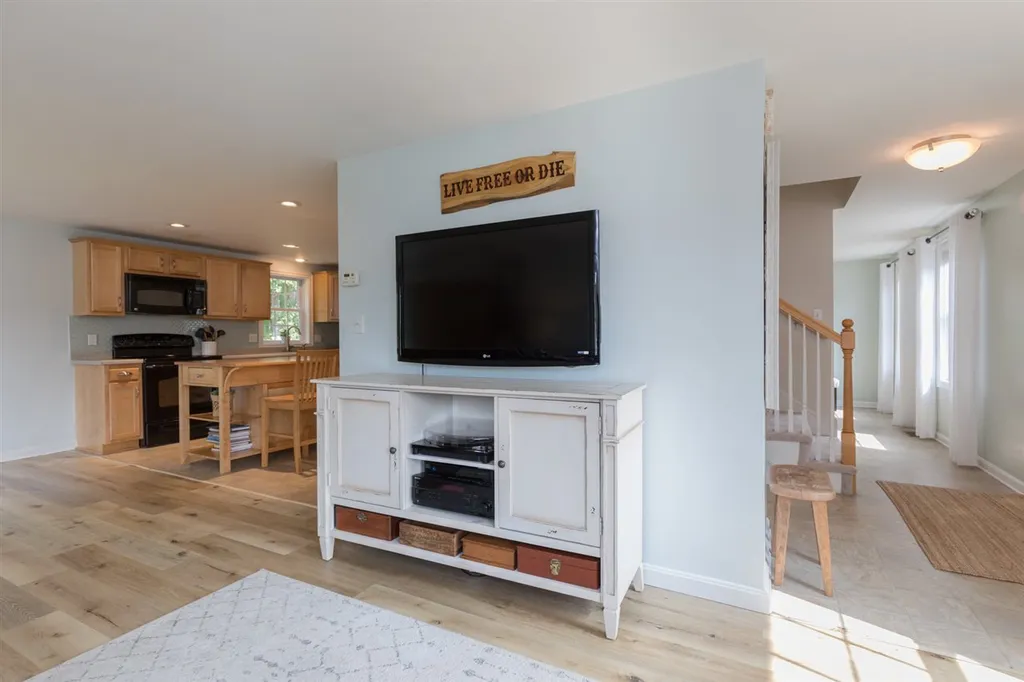 73 Hawthorne Circle Somersworth NH 03878