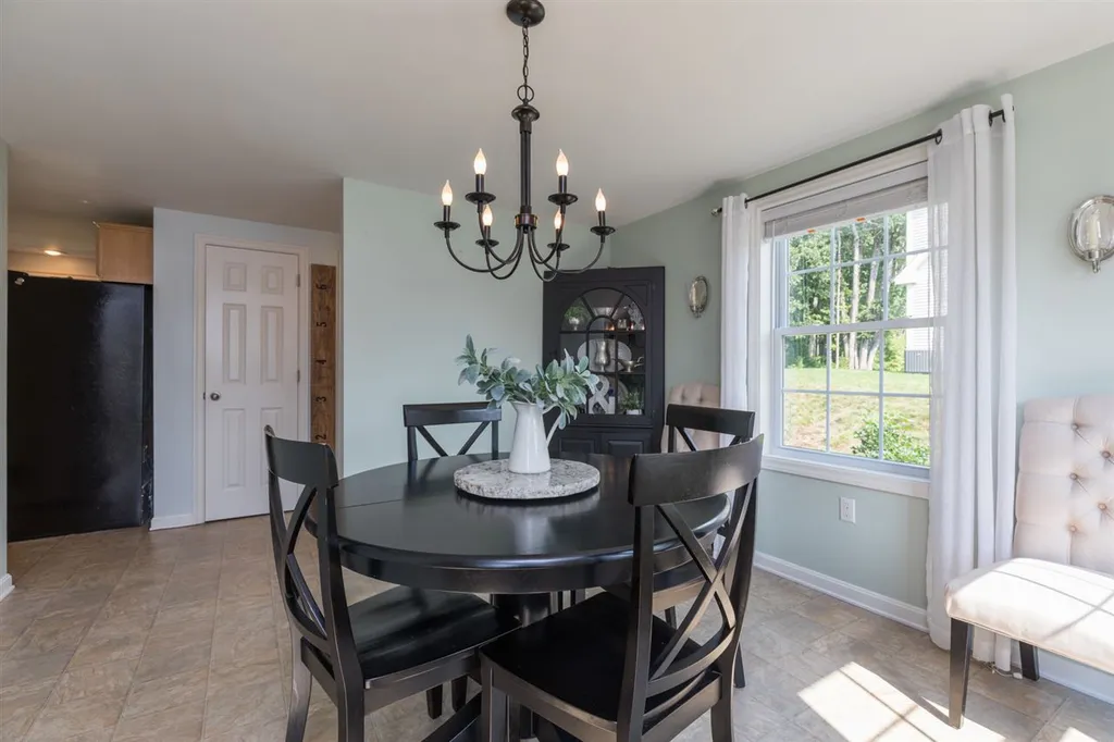 73 Hawthorne Circle Somersworth NH 03878