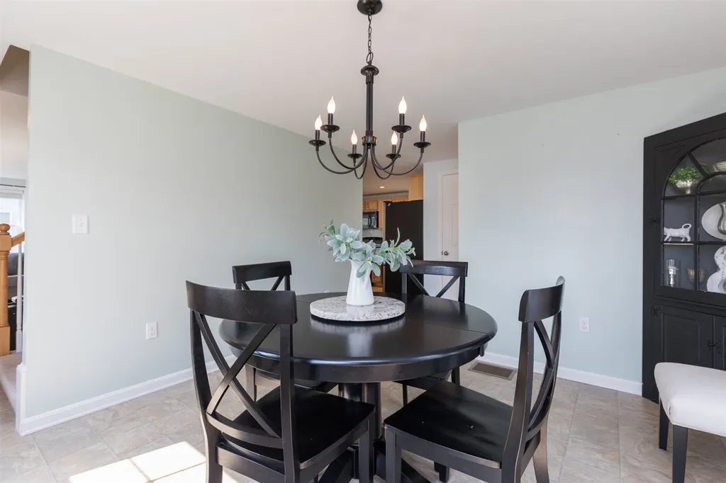 73 Hawthorne Circle Somersworth NH 03878
