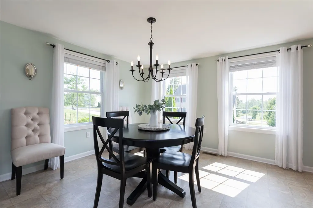 73 Hawthorne Circle Somersworth NH 03878
