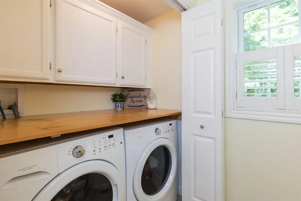 73 Hawthorne Circle Somersworth NH 03878