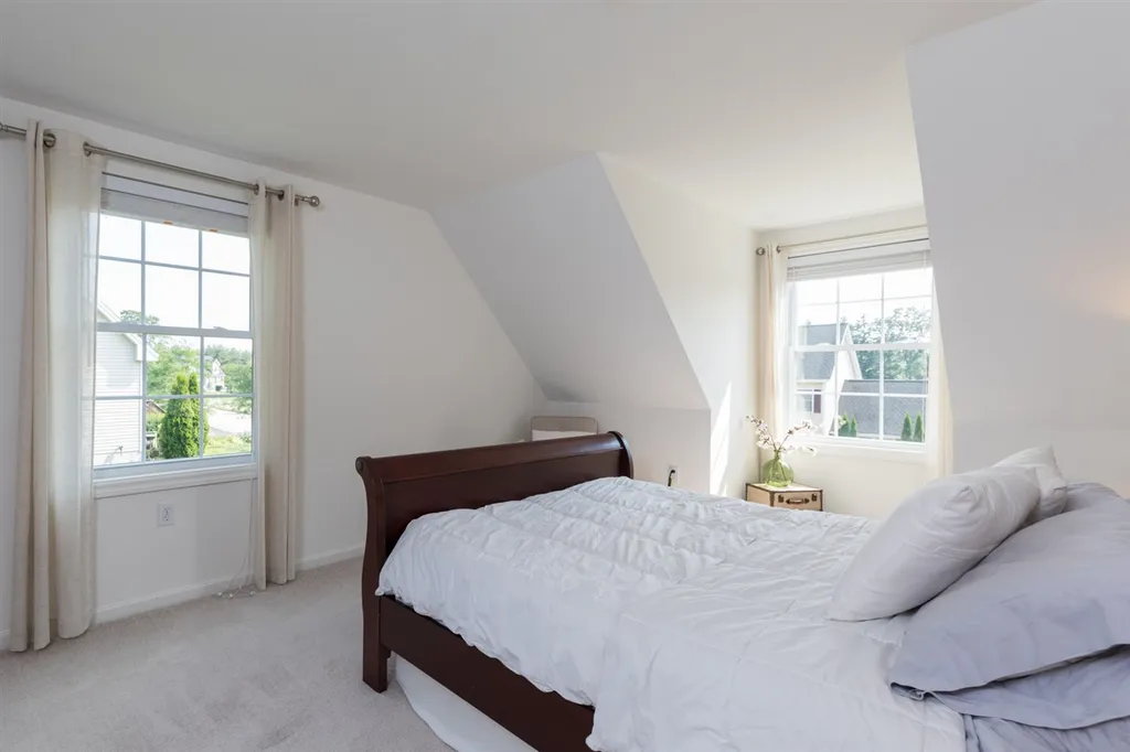 73 Hawthorne Circle Somersworth NH 03878