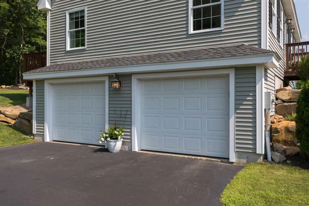 73 Hawthorne Circle Somersworth NH 03878