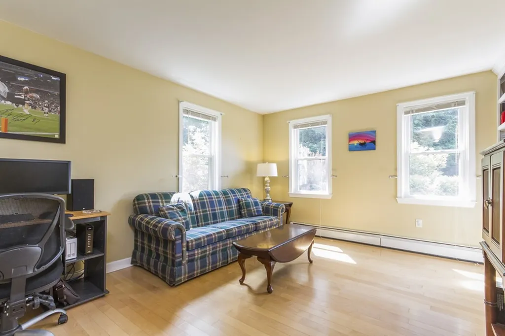 85 Highland Street Candia NH 03034