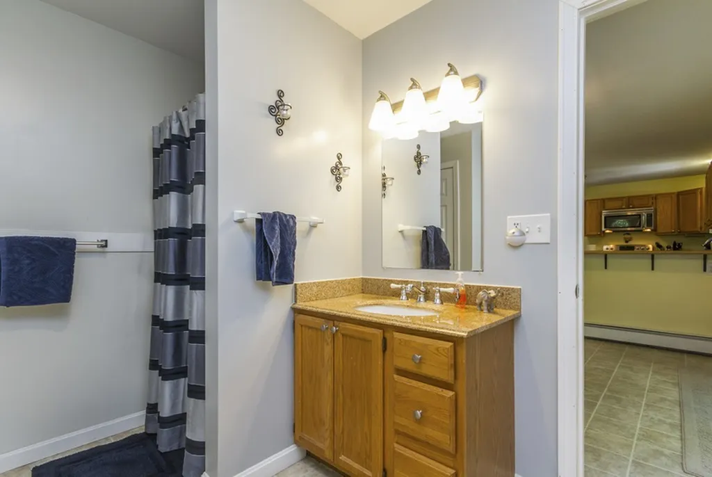 85 Highland Street Candia NH 03034