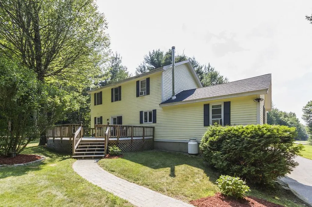 85 Highland Street Candia NH 03034