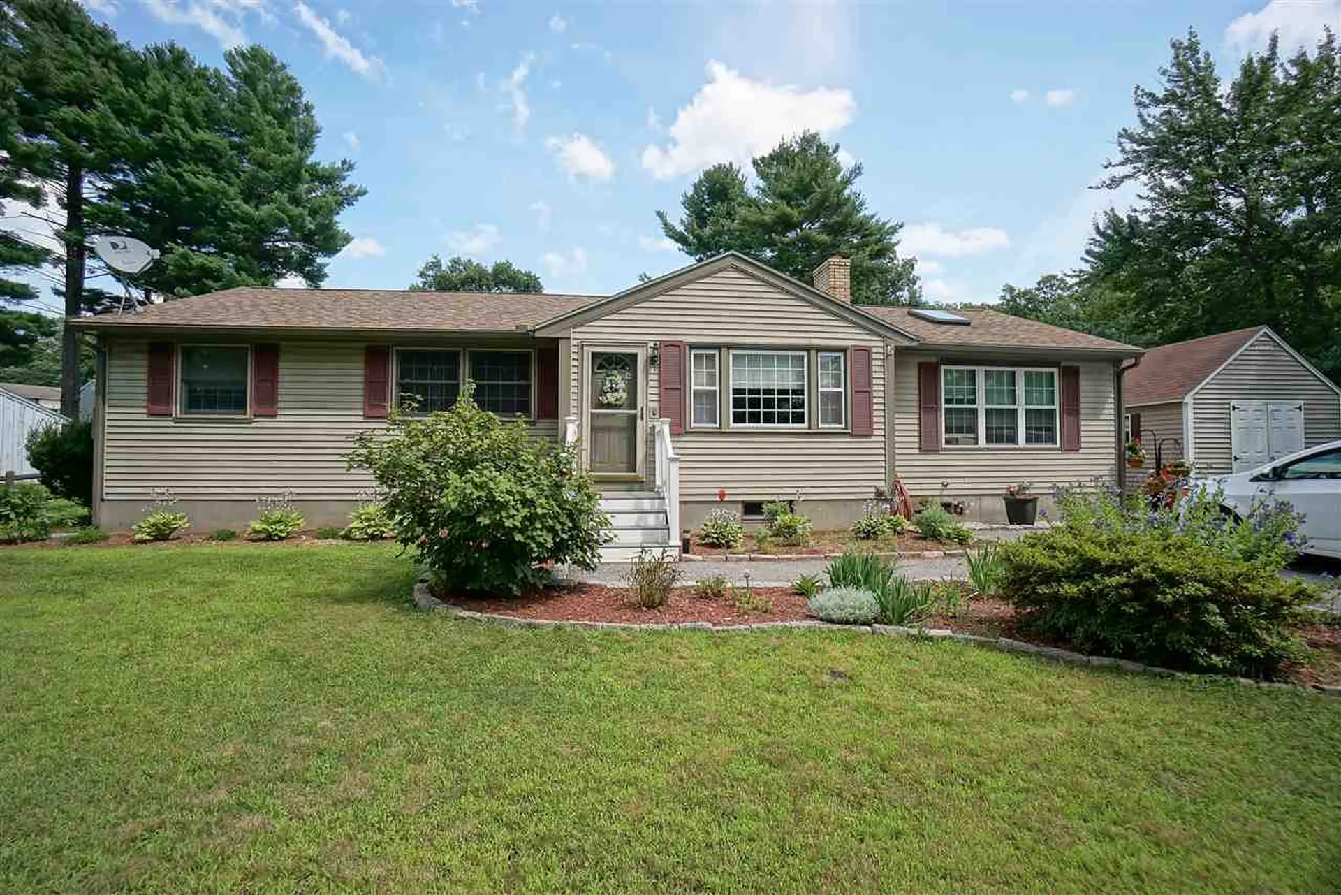34 Kendall Pond Road Derry NH 03038