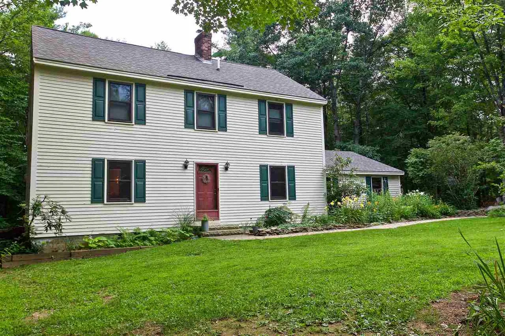 28 Ledgewood Drive Strafford NH 03884