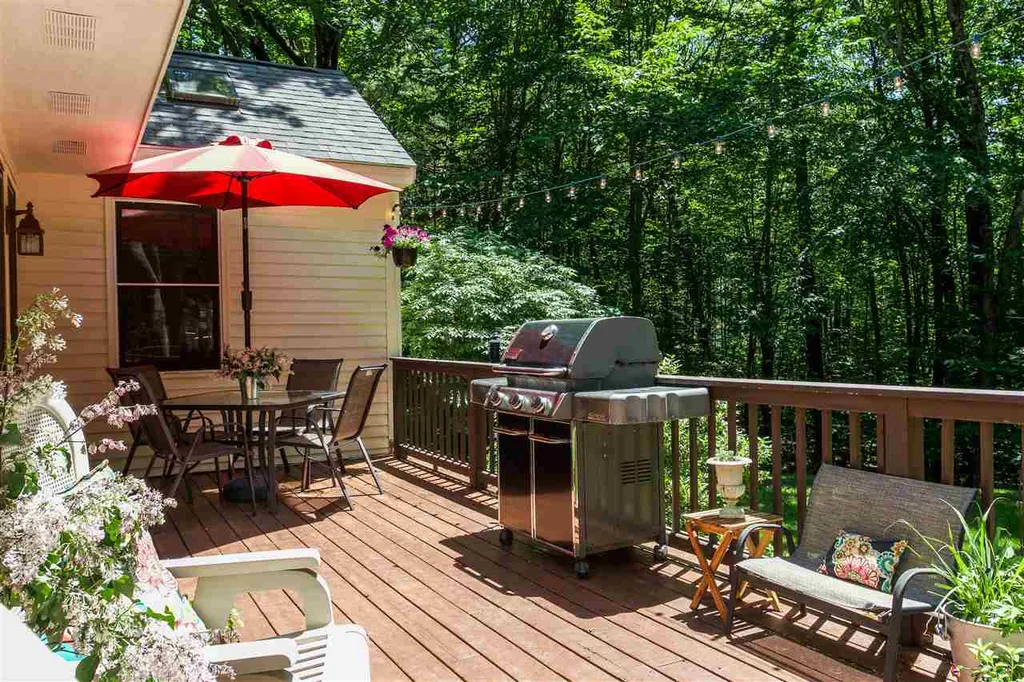 28 Ledgewood Drive Strafford NH 03884