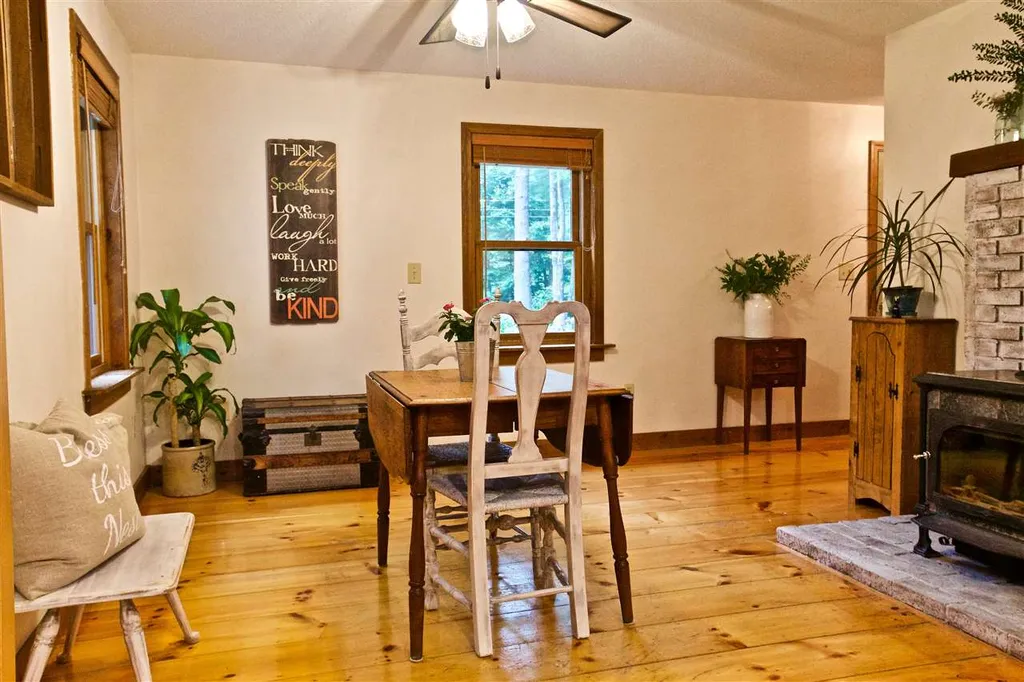 28 Ledgewood Drive Strafford NH 03884