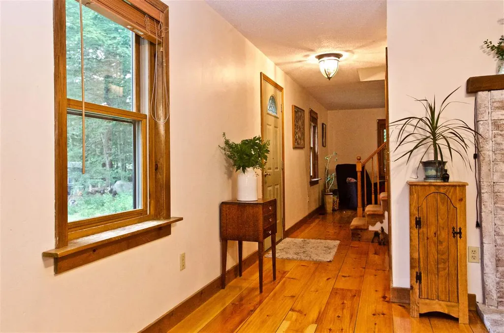 28 Ledgewood Drive Strafford NH 03884