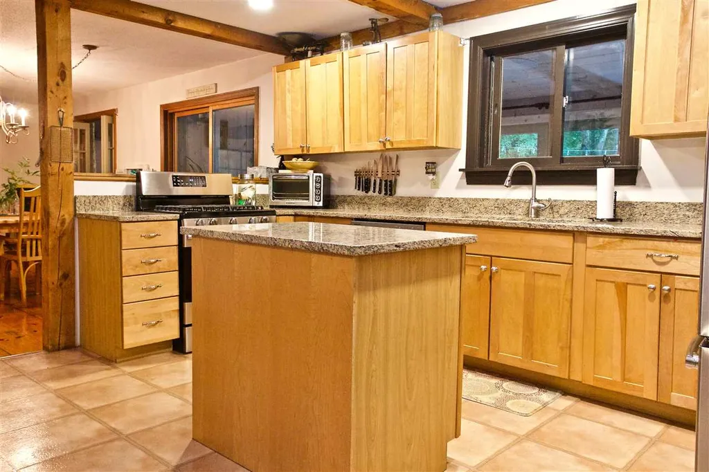 28 Ledgewood Drive Strafford NH 03884