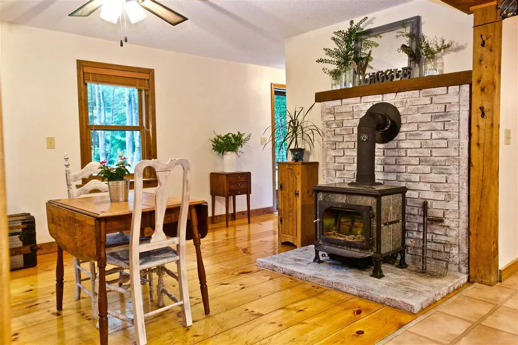 28 Ledgewood Drive Strafford NH 03884