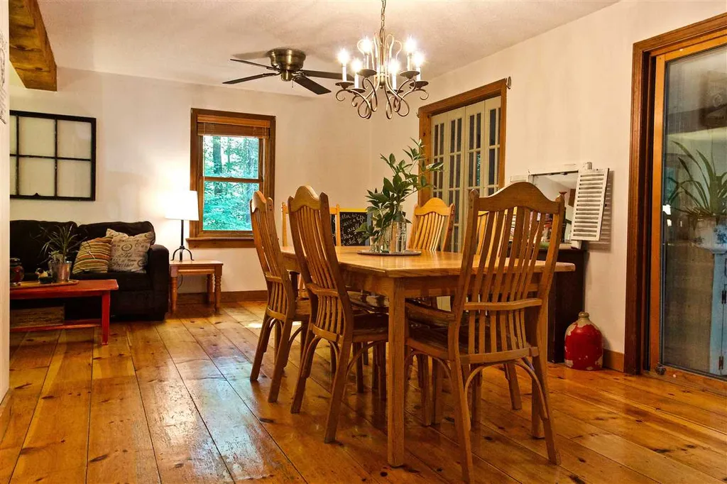 28 Ledgewood Drive Strafford NH 03884