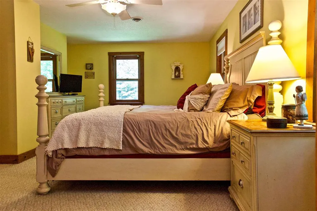 28 Ledgewood Drive Strafford NH 03884