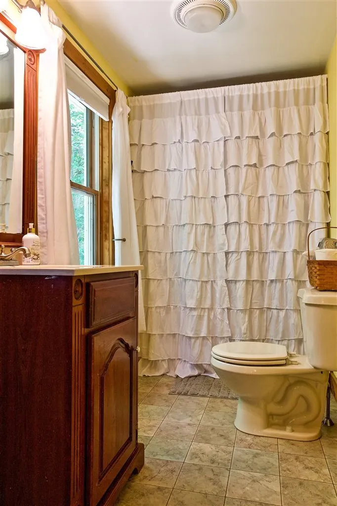 28 Ledgewood Drive Strafford NH 03884