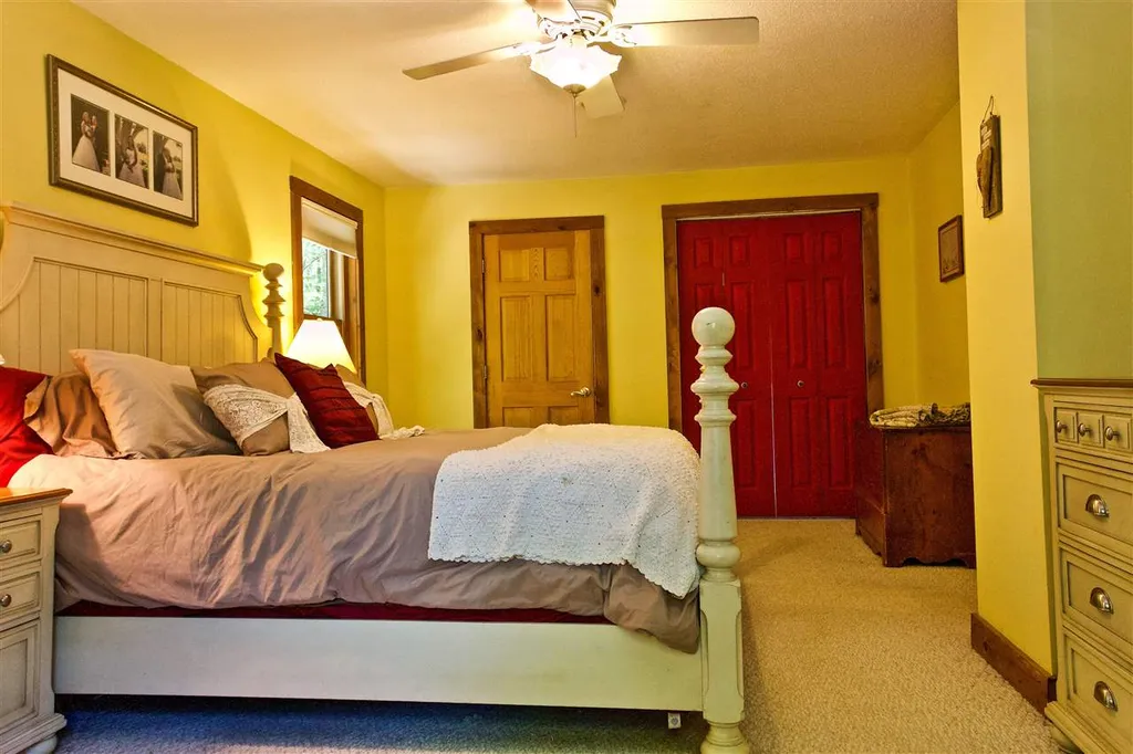 28 Ledgewood Drive Strafford NH 03884