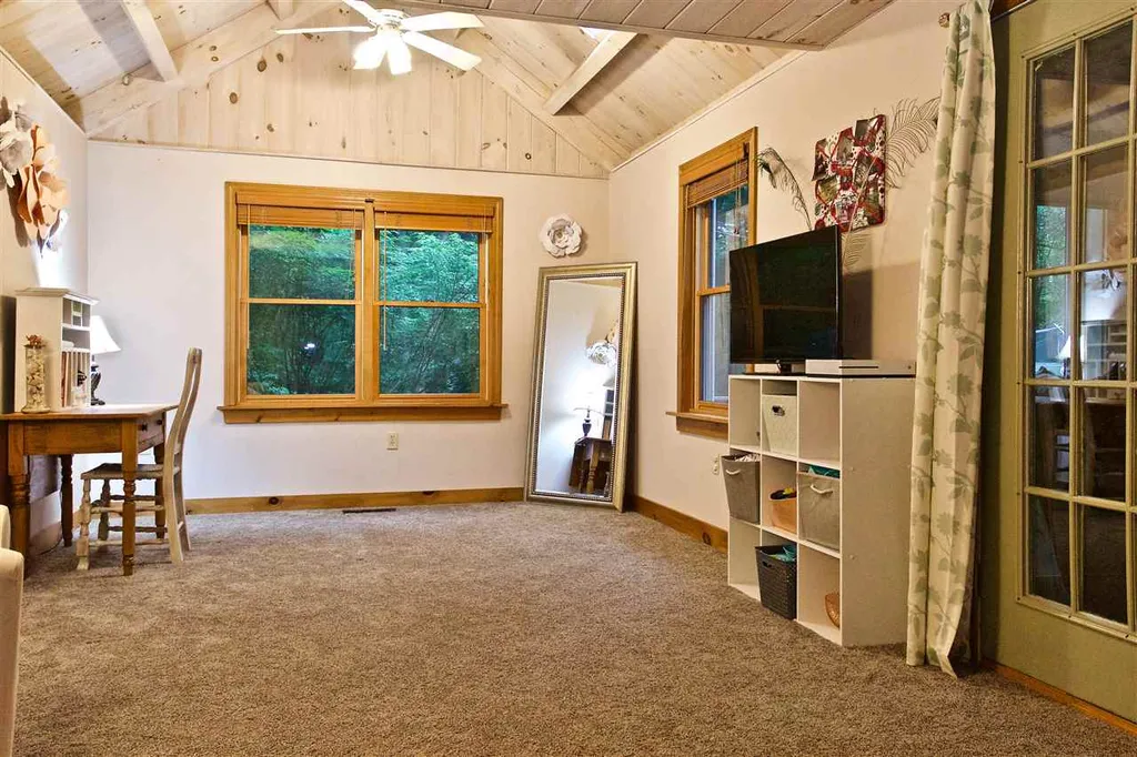 28 Ledgewood Drive Strafford NH 03884