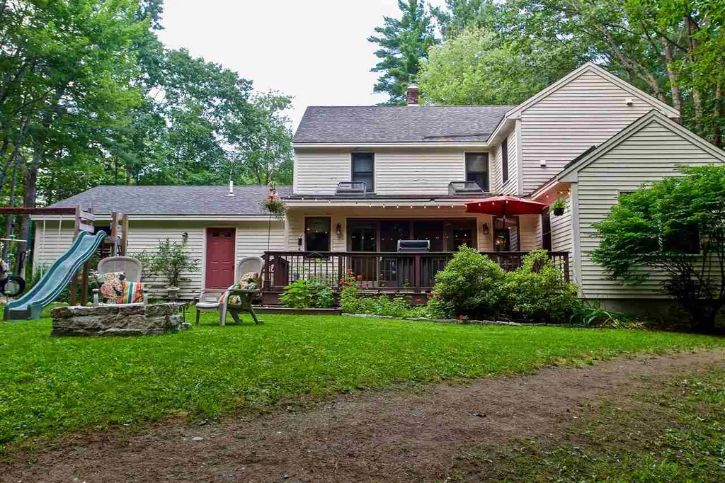 28 Ledgewood Drive Strafford NH 03884