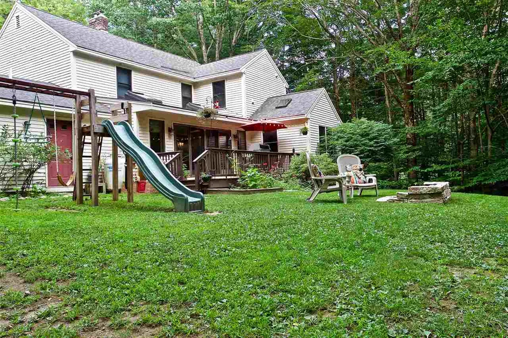 28 Ledgewood Drive Strafford NH 03884
