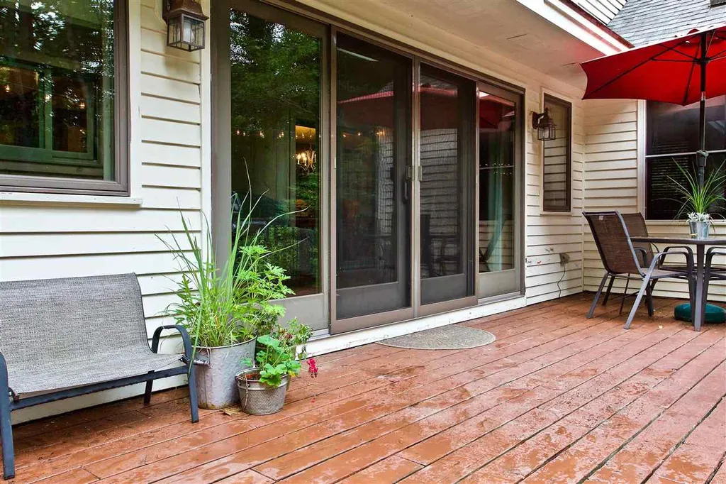 28 Ledgewood Drive Strafford NH 03884