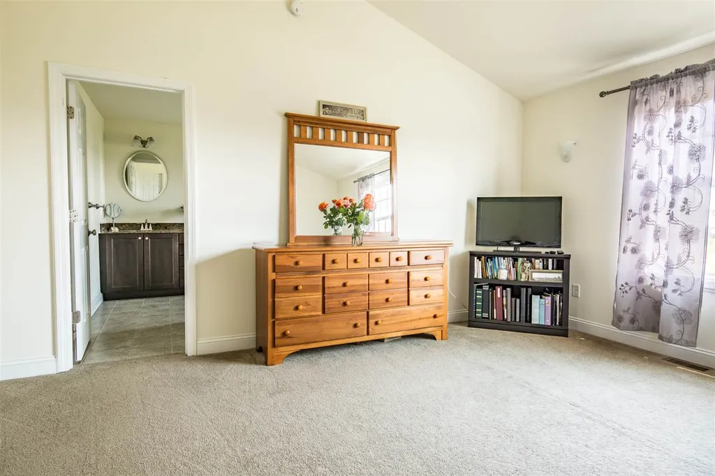 59 Winesap Lane South Burlington VT 05403