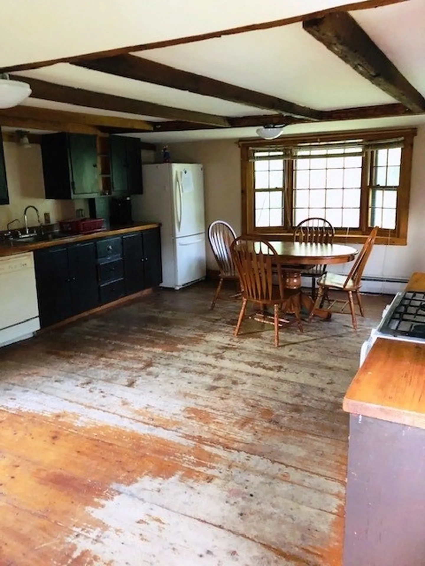 3260 US Route 3, Thornton, NH 03285 Dining 3260 US Route 3, Thornton, NH 03285 Alpine Lakes Real Estate