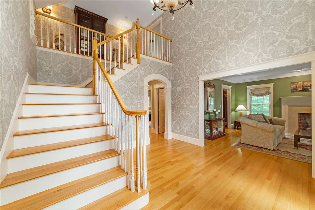 23 Squier Drive North Hampton NH 03862