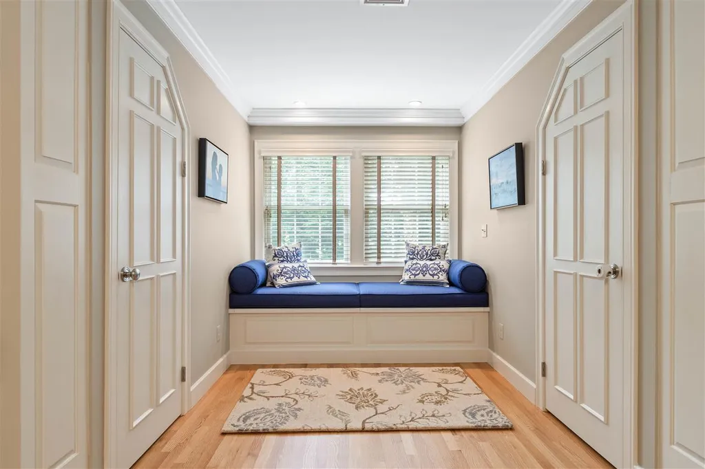 23 Squier Drive North Hampton NH 03862