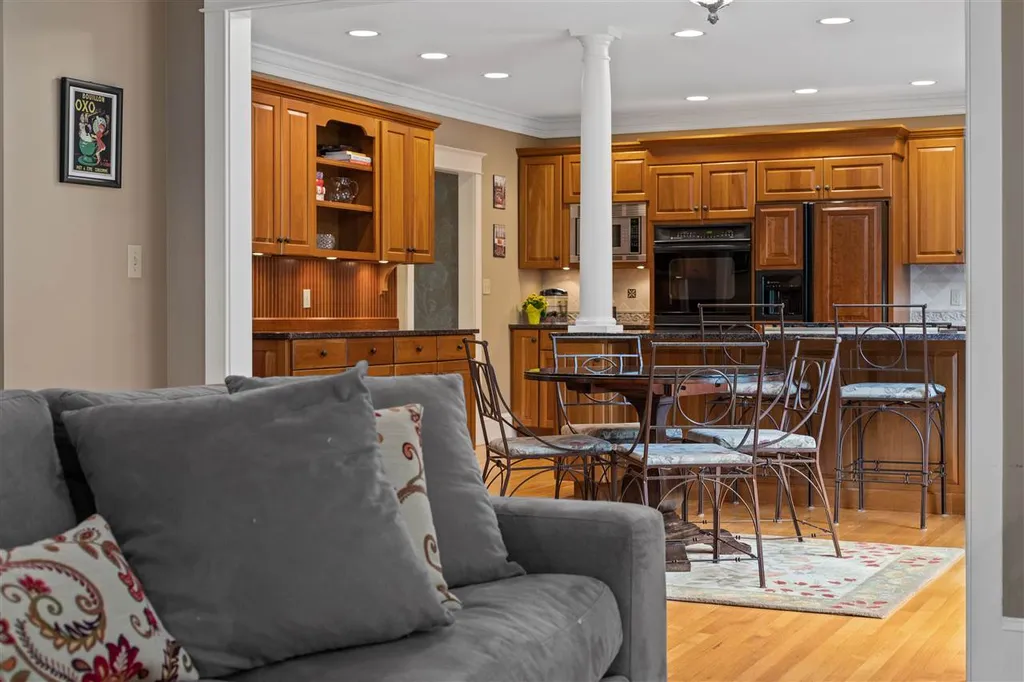 23 Squier Drive North Hampton NH 03862